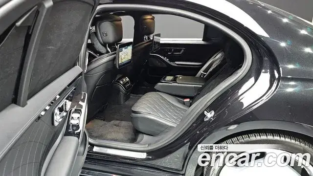 Mercedes-Benz S-Class 2023 — ფოტო 8/20