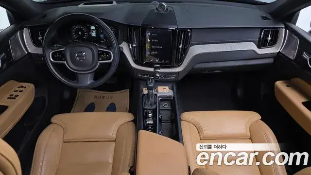 Volvo XC60 2020 — Photo 12/20