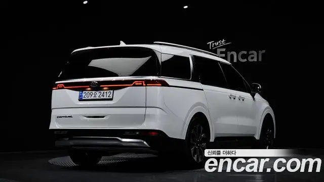 Kia Carnival 2021 — Фото 2/20
