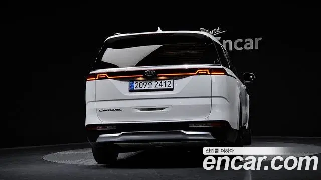 Kia Carnival 2021 — Фото 4/20