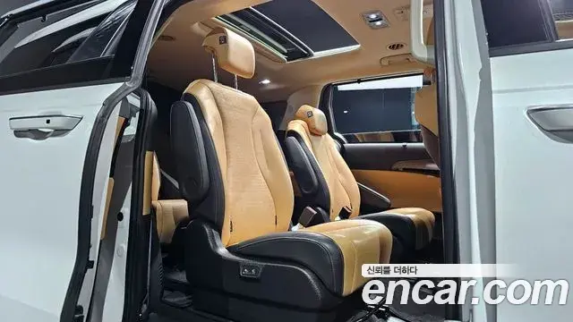 Kia Carnival 2021 — Фото 12/20
