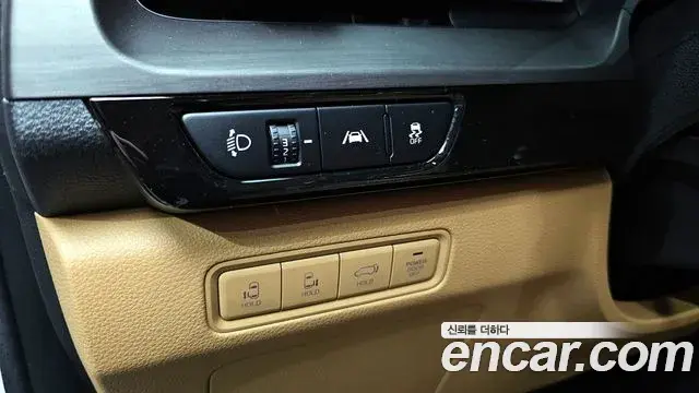 Kia Carnival 2021 — Фото 18/20