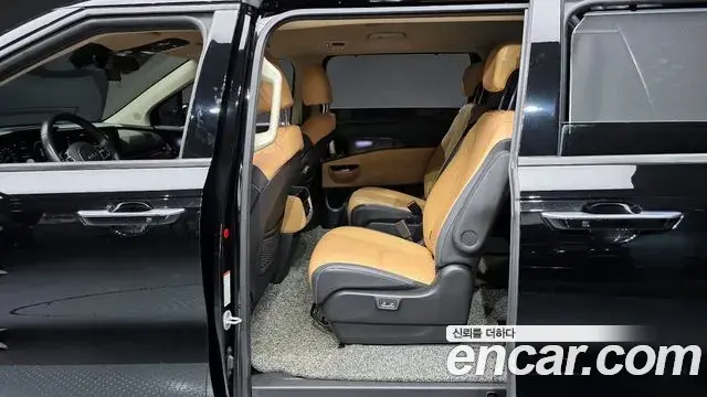 Kia Carnival 2023 — Фото 12/20
