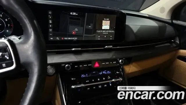 Kia Carnival 2023 — Фото 15/20