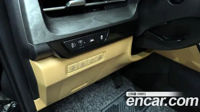 Kia Carnival 2023 — Фото 17/20