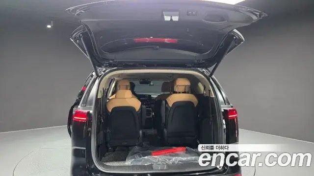 Kia Carnival 2023 — Фото 20/20