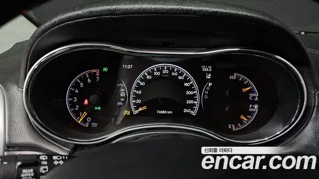 Jeep Grand Cherokee 2020 — Фото 8/20