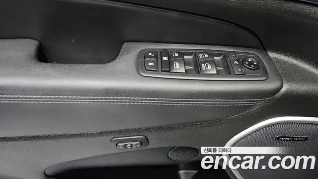 Jeep Grand Cherokee 2020 — Фото 12/20