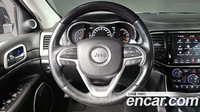 Jeep Grand Cherokee 2020 — Фото 13/20