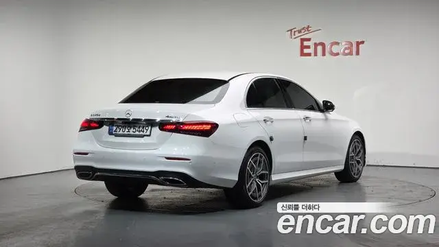 Mercedes-Benz E-Class 2020 — Фото 2/20