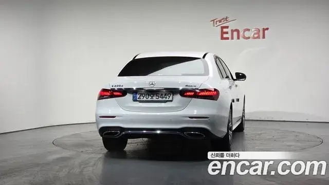 Mercedes-Benz E-Class 2020 — Фото 4/20