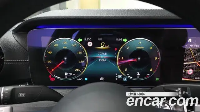 Mercedes-Benz E-Class 2020 — Фото 8/20