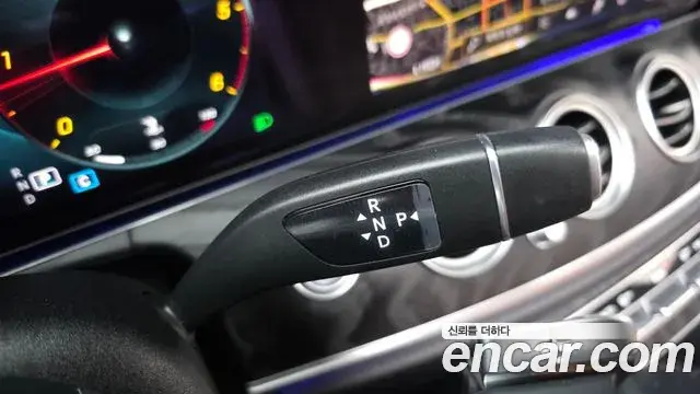 Mercedes-Benz E-Class 2020 — Фото 9/20