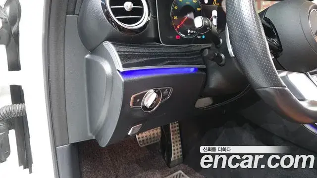 Mercedes-Benz E-Class 2020 — Фото 13/20