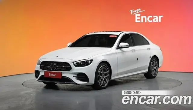 Mercedes-Benz E-Class 2020 — Фото 1/20