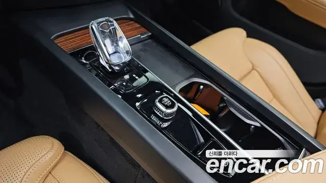 Volvo S60 2022 — Photo 17/20