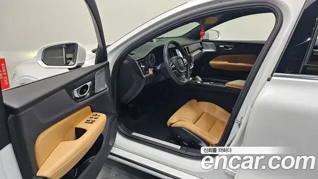 Volvo S60 2022 — Photo 9/20