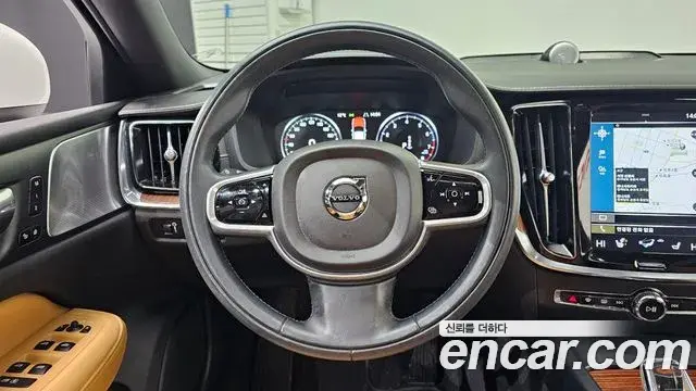 Volvo S60 2022 — Photo 11/20