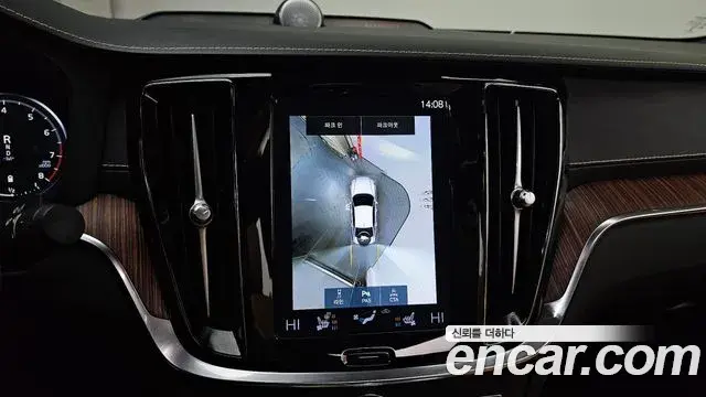 Volvo S60 2022 — Photo 18/20