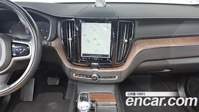 Volvo XC60 2021 — Şəkil 3/20