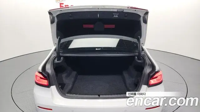 BMW 5 Series 2023 — Photo 15/20