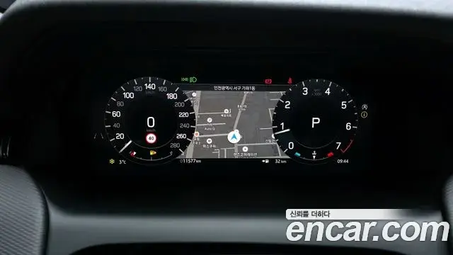 Land Rover Discovery Sport 2024 — Фото 8/20