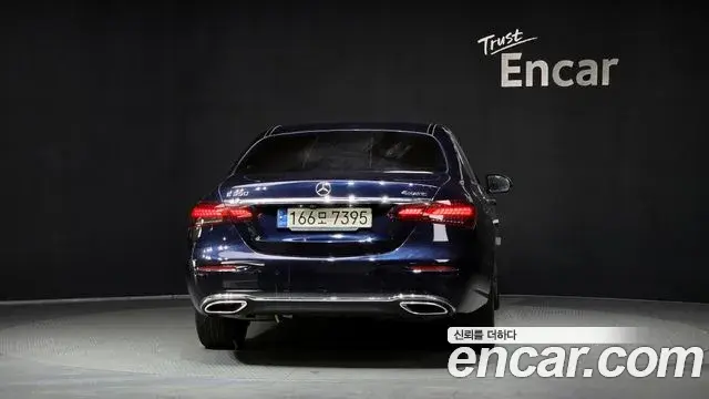 Mercedes-Benz E-Class 2021 — Şəkil 19/20