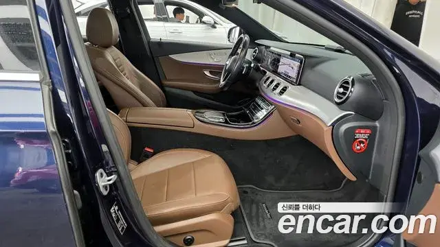 Mercedes-Benz E-Class 2021 — Şəkil 20/20