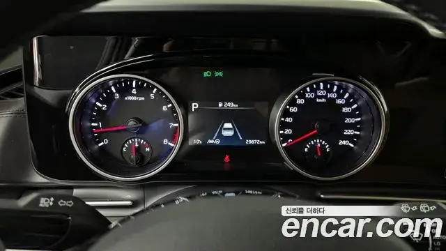 Kia Carnival 2022 — ფოტო 13/20