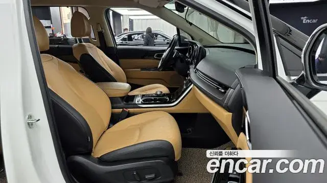 Kia Carnival 2022 — ფოტო 10/20