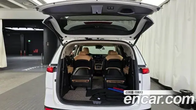 Kia Carnival 2022 — ფოტო 12/20