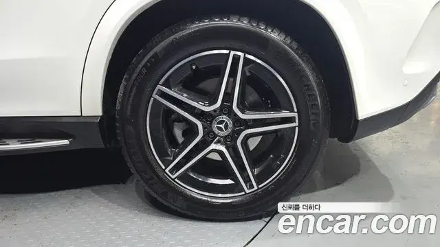 Mercedes-Benz GLE-Class 2019 — Şəkil 5/20