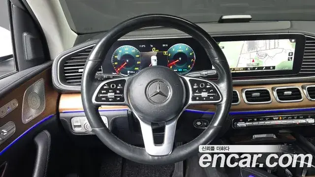 Mercedes-Benz GLE-Class 2019 — Şəkil 7/20