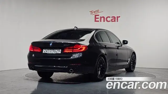 BMW 5 Series 2020 — Şəkil 18/20