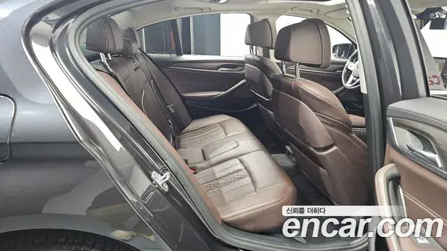 BMW 5 Series 2020 — Şəkil 12/20