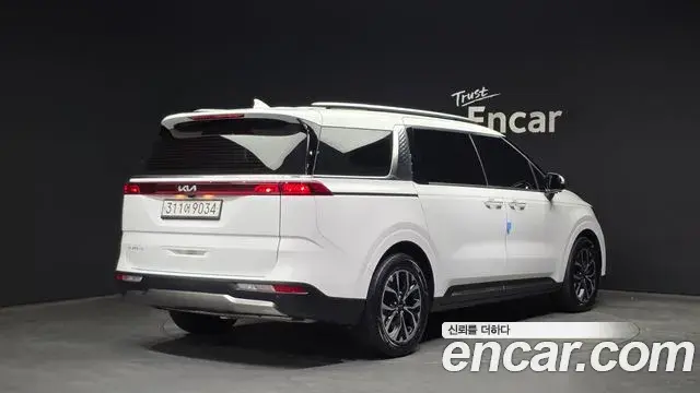 Kia Carnival 2023 — Фото 2/20