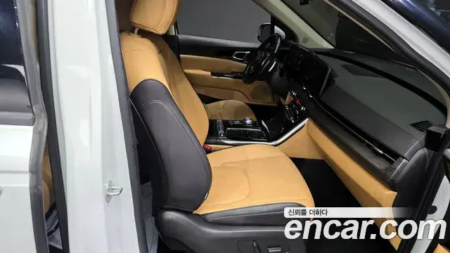 Kia Carnival 2023 — Фото 11/20