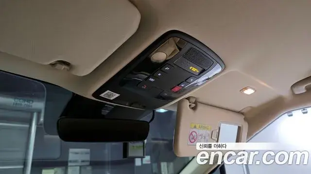 Kia Carnival 2023 — Фото 18/20