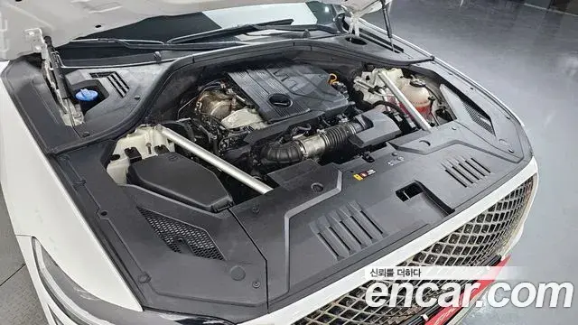 Genesis GV70 2021 — ფოტო 14/20