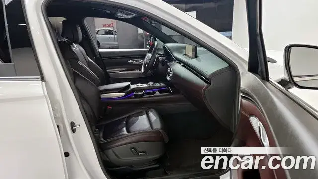 Genesis GV70 2021 — ფოტო 19/20