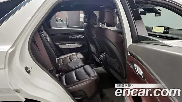 Genesis GV70 2021 — ფოტო 20/20