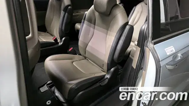 Kia Carnival 2023 — Фото 11/20