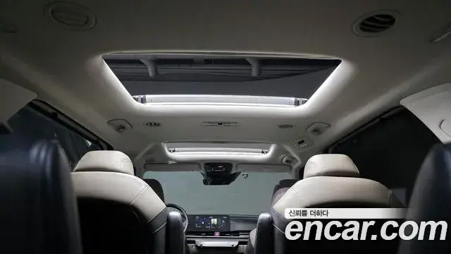Kia Carnival 2023 — Фото 19/20
