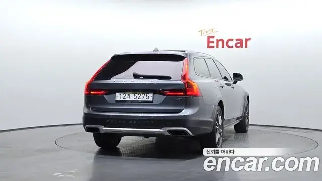 Volvo V90 Cross Country 2019 — Photo 5/20
