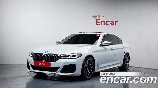 BMW 5 Series 2022 — ფოტო 8/20