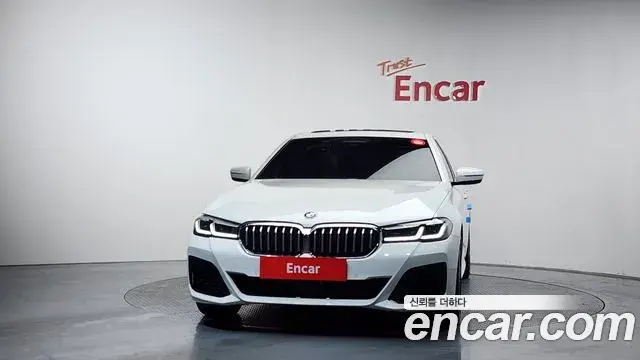 BMW 5 Series 2022 — ფოტო 16/20