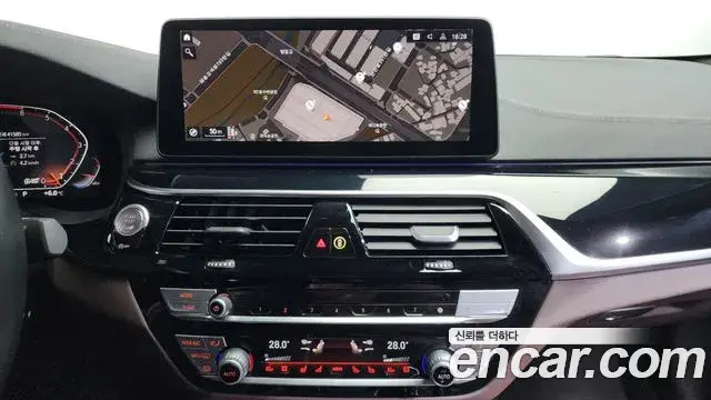 BMW 5 Series 2022 — ფოტო 4/20