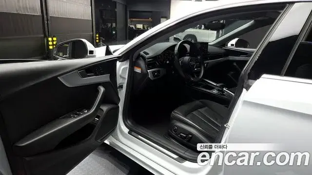 Audi A5 2021 — Photo 2/20