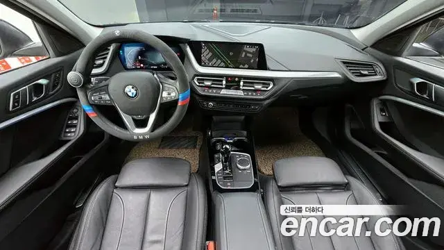 BMW 1 Series 2022 — Фото 9/20
