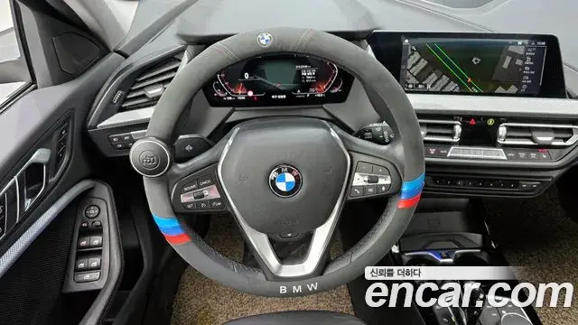 BMW 1 Series 2022 — Фото 13/20